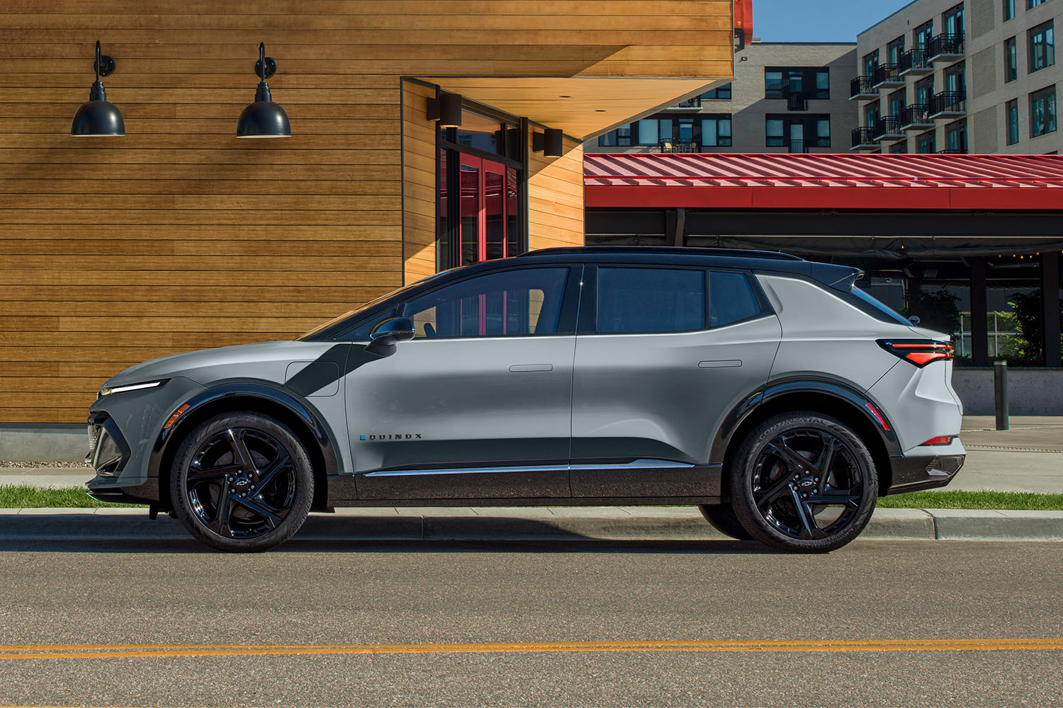 Vista frontal Nueva Chevrolet Equinox EV 2026 tu camioneta eléctrica deportiva con frenado regenerativo y 513 km de autonomía